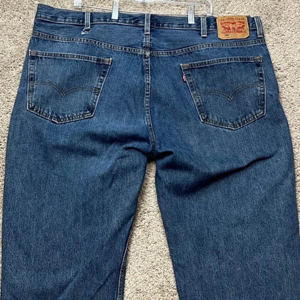 Levi's 550 Relaxed Fit Jeans Mens 46x30 Medium Wash Tapered Leg 5-Pocket Denim